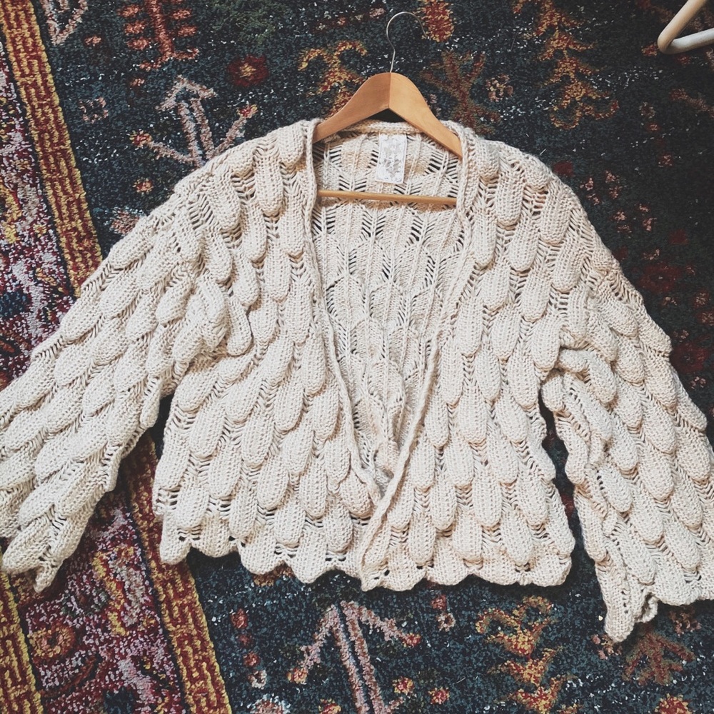 Cream Sadie & Sage knit/crotchet Cropped Cardigan